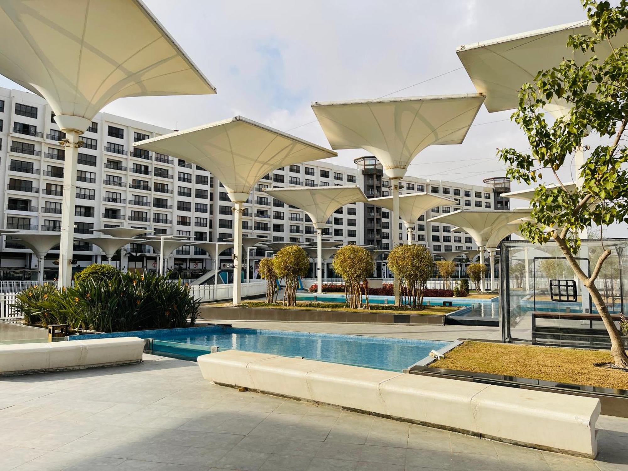 Happy Vacation Duplex, New Apartment *